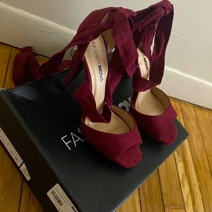 FASHION NOVA BURGUNDY HEELS